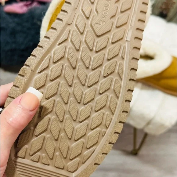 Koolaburra Tan Slippers with Plush Lining and Rubber Sole - Picture 7 of 9